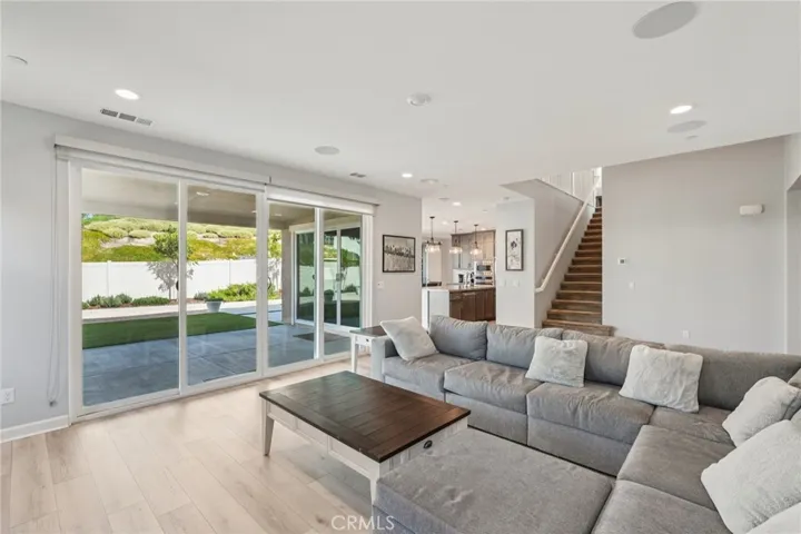 Expansive double sliding doors to backyard
