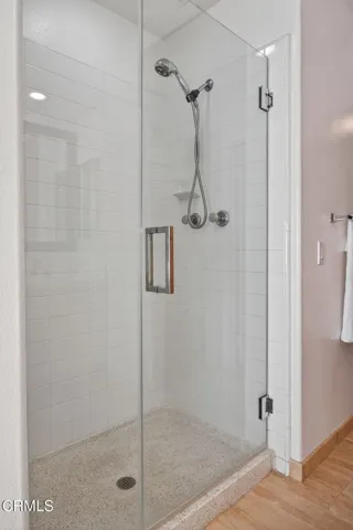 38-web-or-mls-Upmarket Media-445Cre094