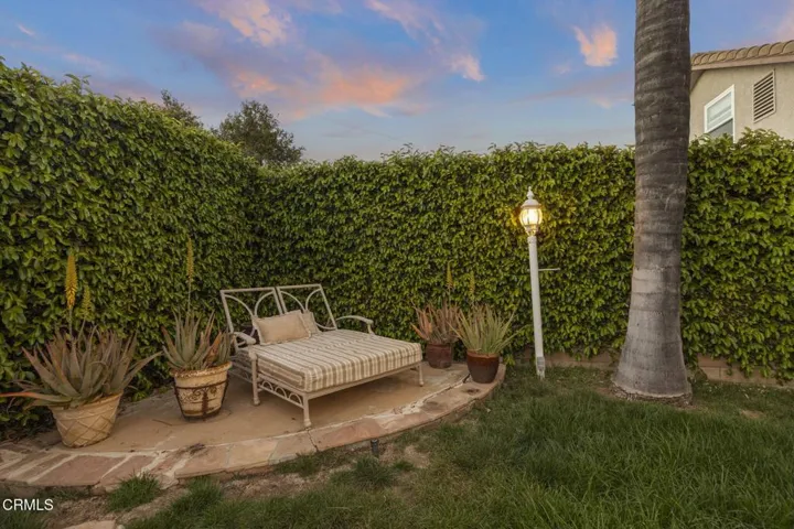 8-web-or-mls-Upmarket Media-445Cre - twi