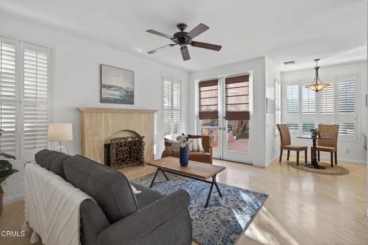 30-web-or-mls-Upmarket Media-445Cre049