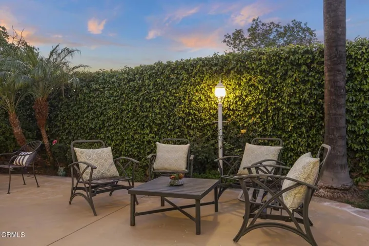 11-web-or-mls-Upmarket Media-445Cre - tw