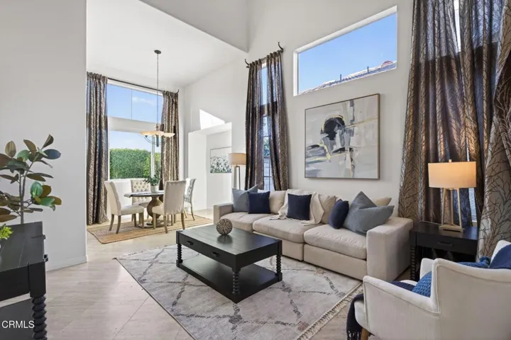 19-web-or-mls-Upmarket Media-445Cre020
