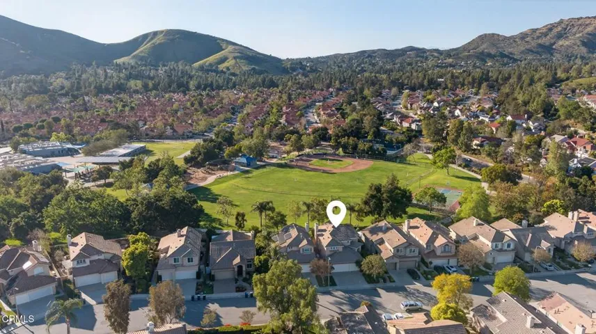 63-web-or-mls-Upmarket Media-445Cre-aer0