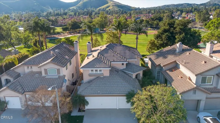 52-web-or-mls-Upmarket Media-445Cre-aer0