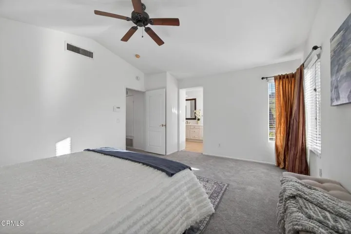 35-web-or-mls-Upmarket Media-445Cre085