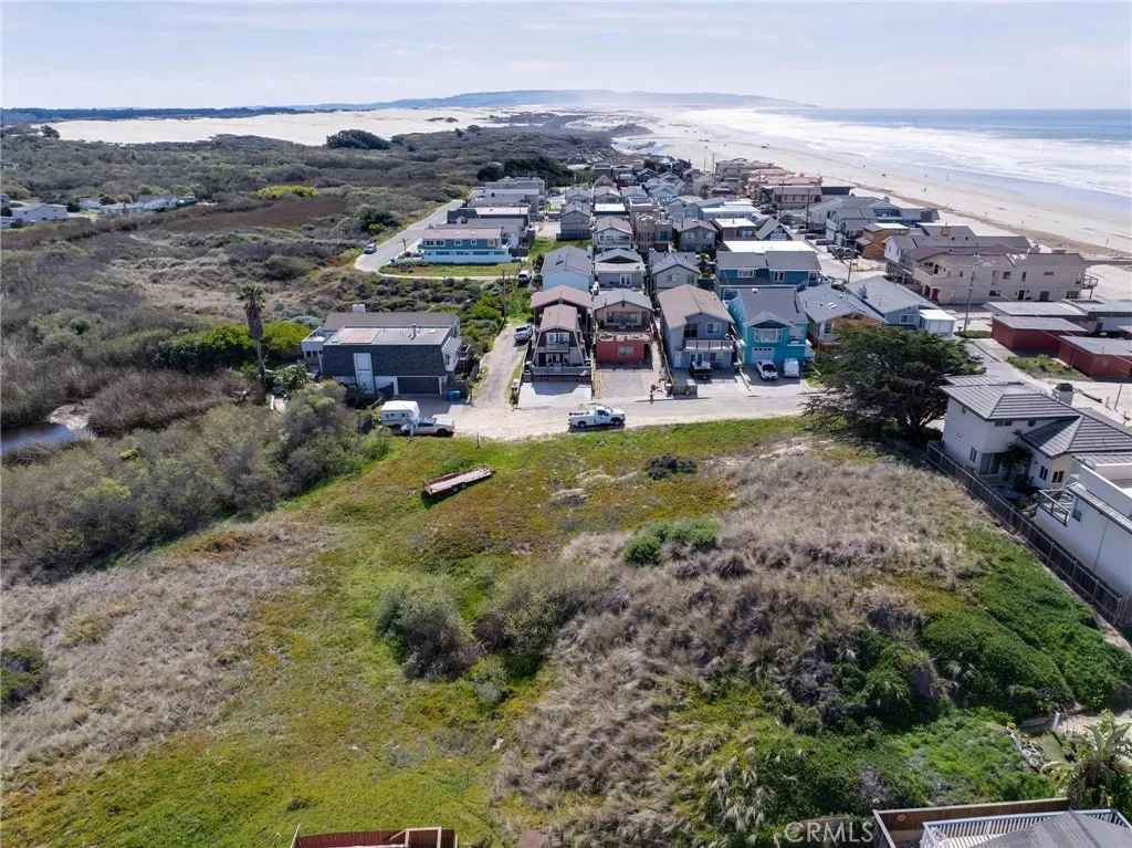 321 Sandpiper is the most westerly lot