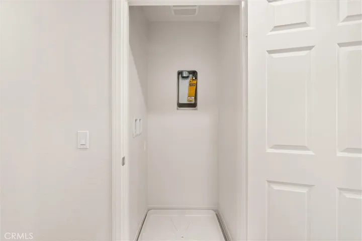 Stuckable washer and dryer hockup