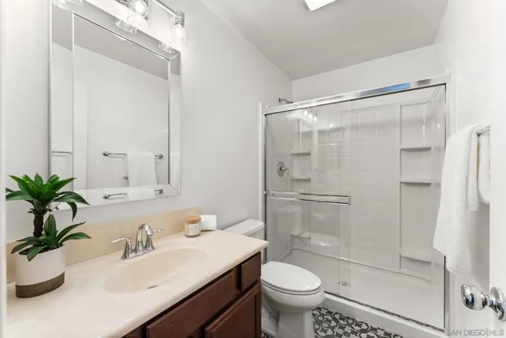 Downstairs full bathroom