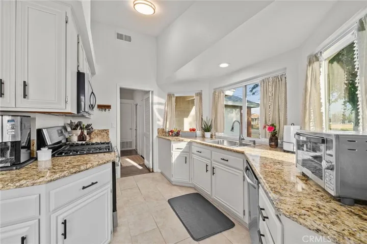 35662 Avenue H, Yucaipa, California 92399