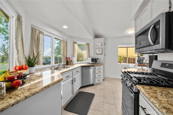 35662 Avenue H, Yucaipa, California 92399
