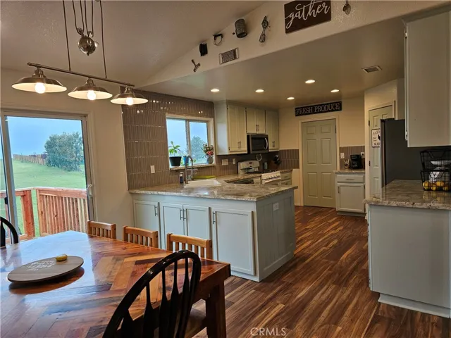 8199 Plane View, Paso Robles, California 93446