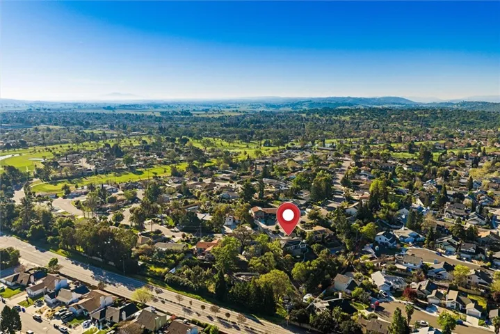 With-in walking distance of the Paso Robles Golf Club.