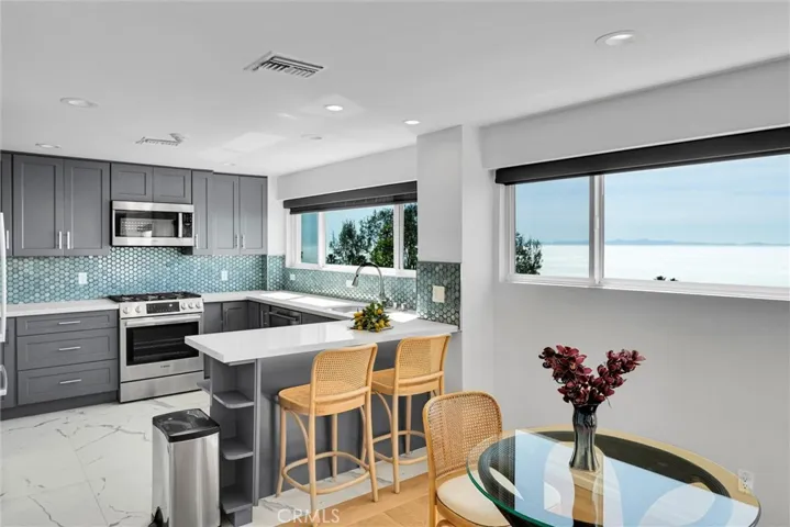 Kitchen with sitting area