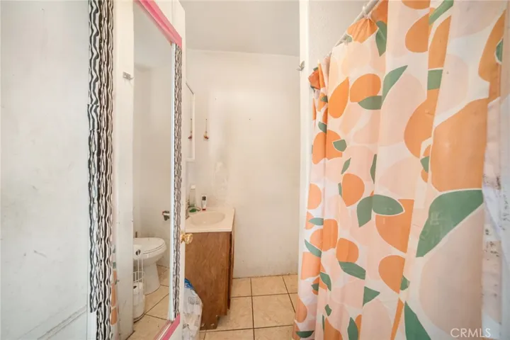 3rd Unit - Bathroom