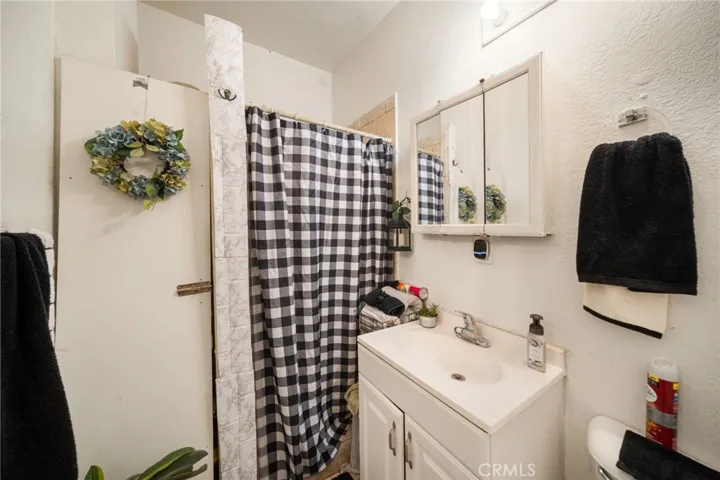1st Unit - 1st Bathroom