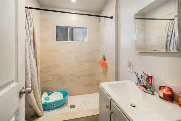 2nd Unit -  Bathoom