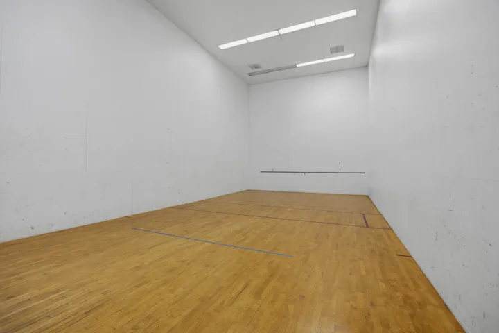 8180_Manitoba_Street,_Playa_Del_Rey,_CA-