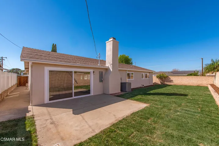 952 Moffatt Cir. Simi Valley, CA 93065