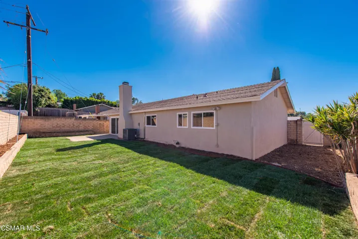 952 Moffatt Cir. Simi Valley, CA 93065