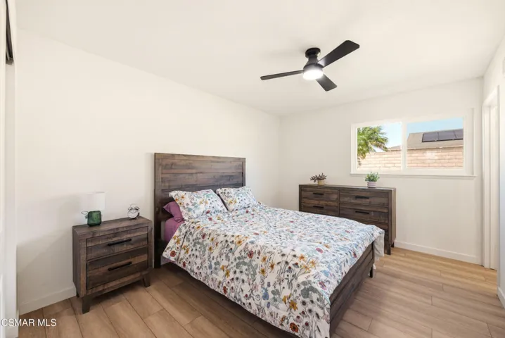 952 Moffatt Cir. Simi Valley, CA 93065