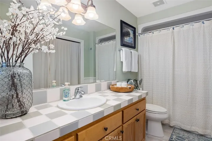 upstairs hall bath