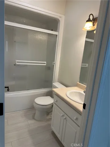 1 bed unit bathroom