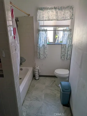 Bathroom 1a