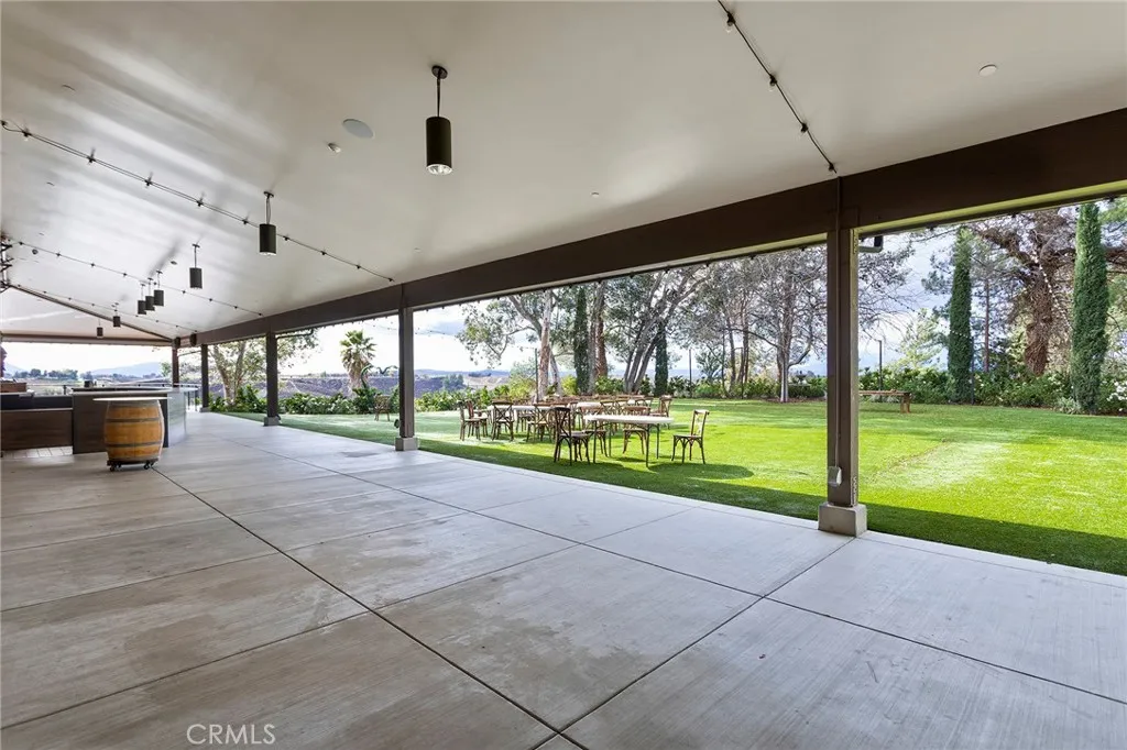 Large patio and Picnic area adjacent to Tasting Room