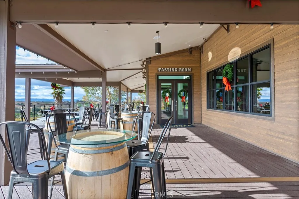 Large Tasting Room Patio with Views