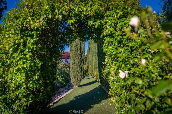 Arch at Wedding venue walkway