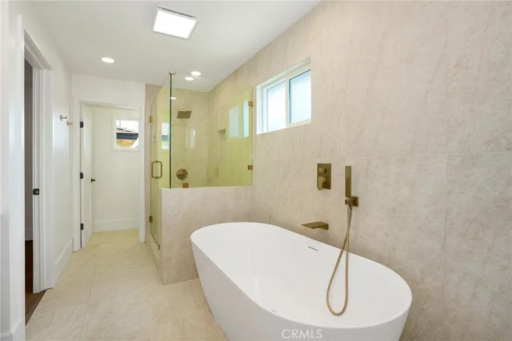 3050 Arlotte Avenue, Long Beach, California 90808