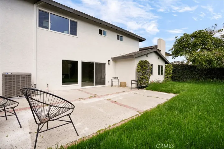 3050 Arlotte Avenue, Long Beach, California 90808