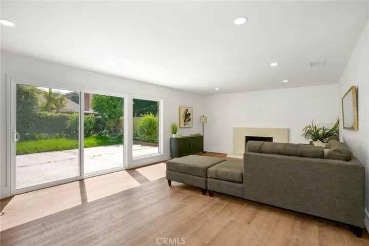 3050 Arlotte Avenue, Long Beach, California 90808