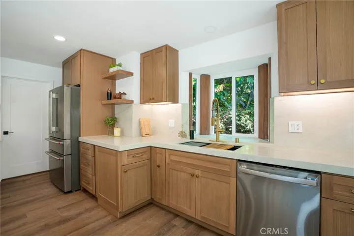 3050 Arlotte Avenue, Long Beach, California 90808
