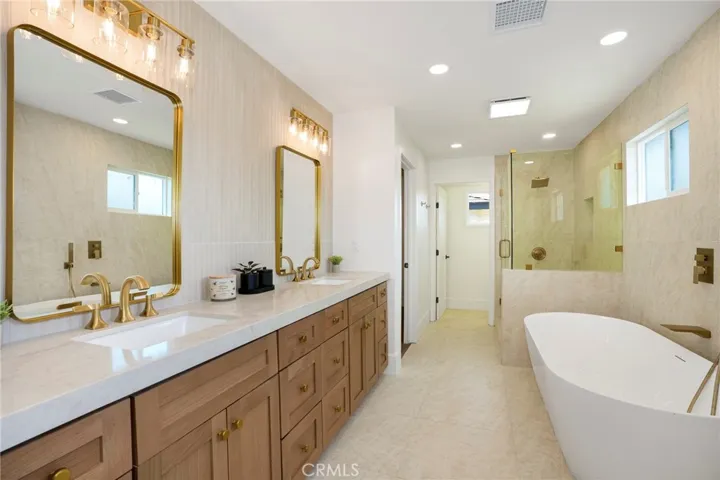 3050 Arlotte Avenue, Long Beach, California 90808
