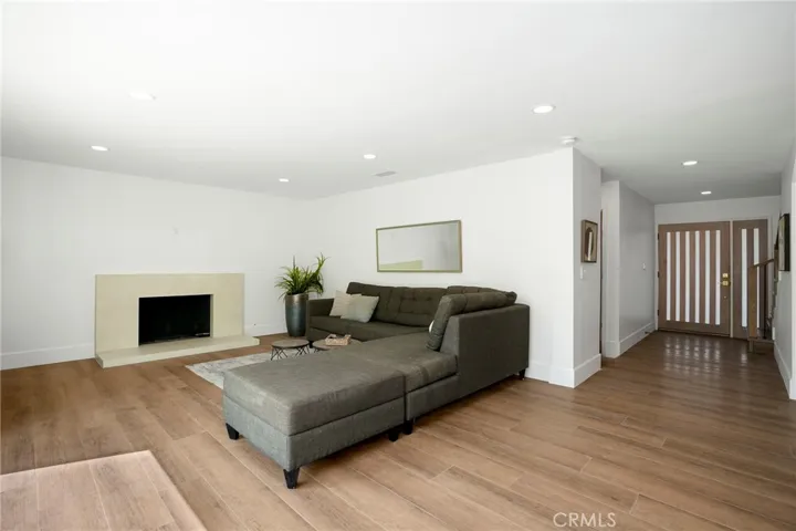 3050 Arlotte Avenue, Long Beach, California 90808