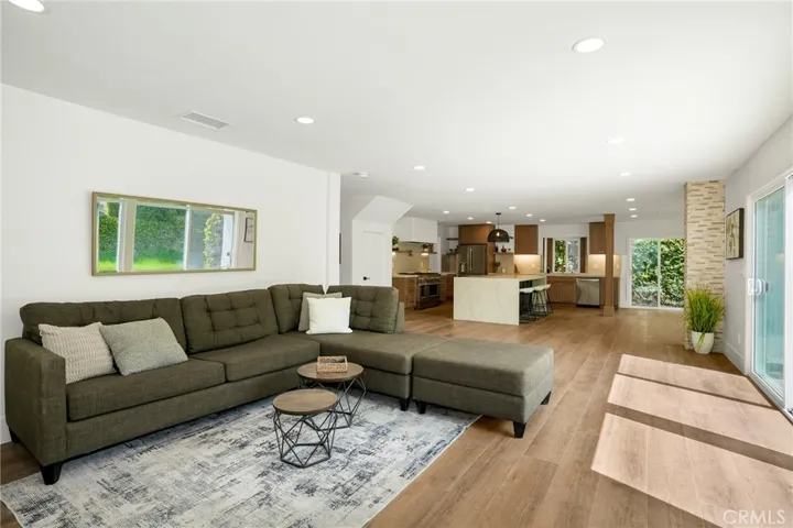 3050 Arlotte Avenue, Long Beach, California 90808
