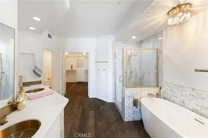 Stunning master bath