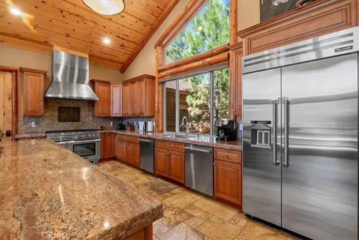 1020 Heritage Trail, Big Bear City, California 92314