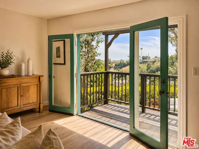 1030 N Kenter Avenue, Los Angeles, California 90049
