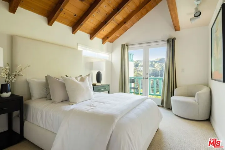 1030 N Kenter Avenue, Los Angeles, California 90049