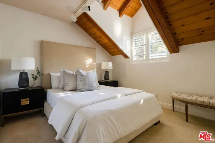 1030 N Kenter Avenue, Los Angeles, California 90049