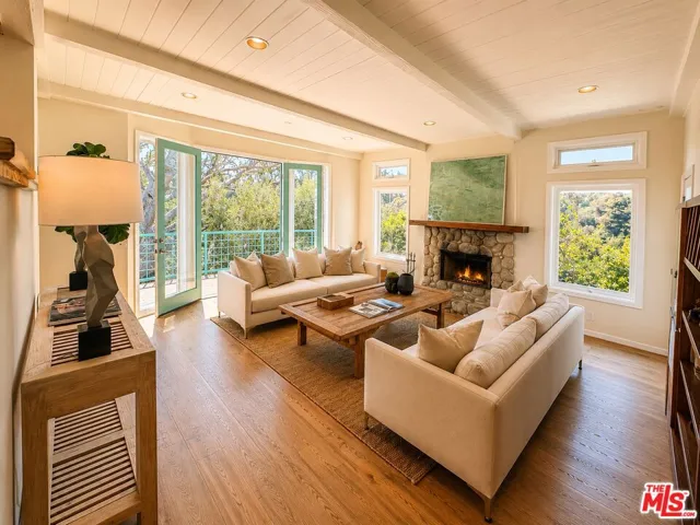 1030 N Kenter Avenue, Los Angeles, California 90049