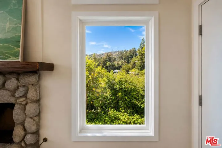1030 N Kenter Avenue, Los Angeles, California 90049