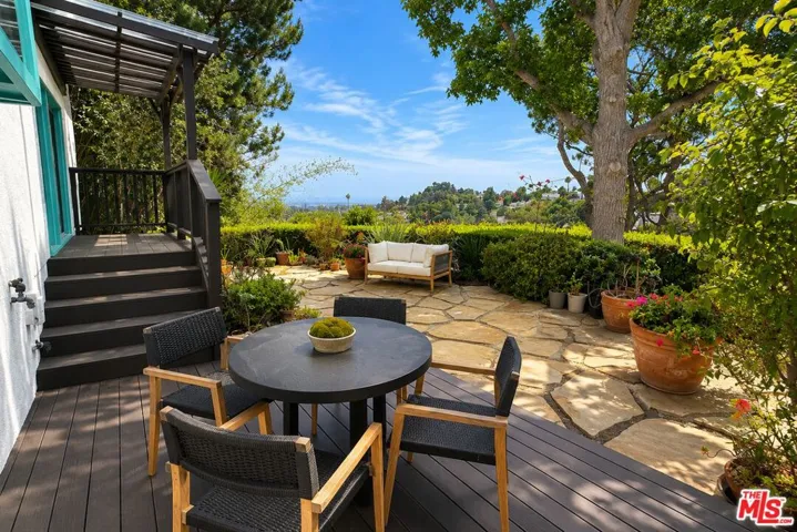 1030 N Kenter Avenue, Los Angeles, California 90049