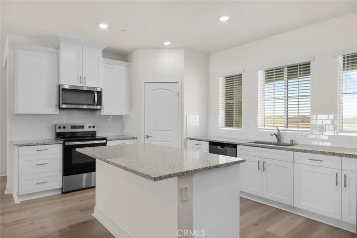 14585 Indigo, Apple Valley, California 92307