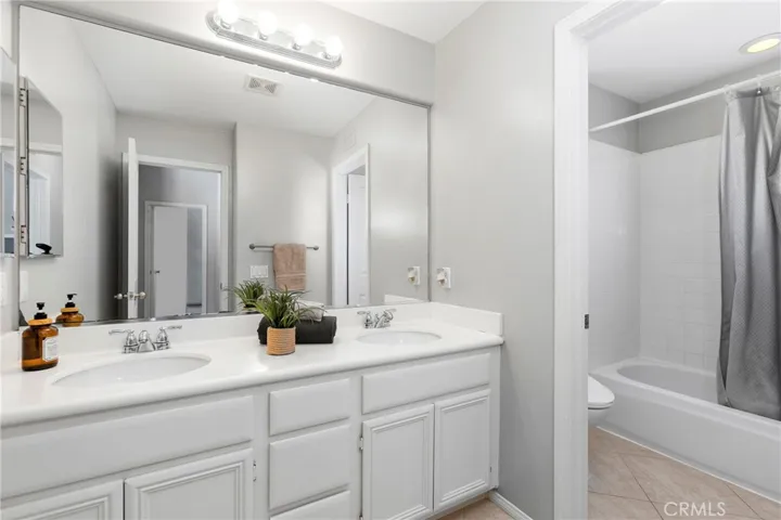 Make 65 a DONE DEAL located in exclusive Trailwood, a 24 hour GUARD GATED community!