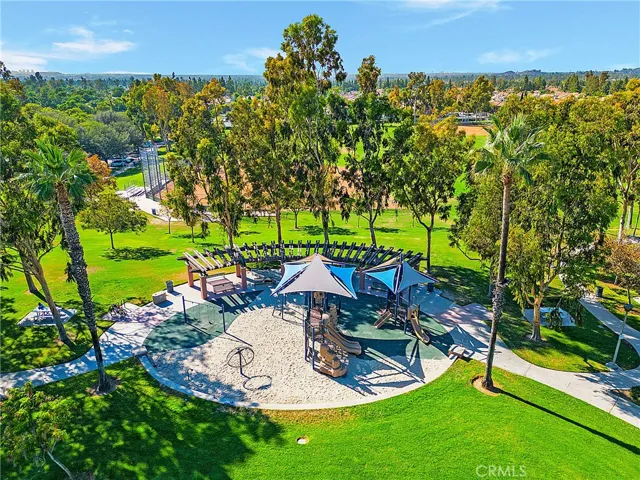 Make 65 a DONE DEAL located in exclusive Trailwood, a 24 hour GUARD GATED community!