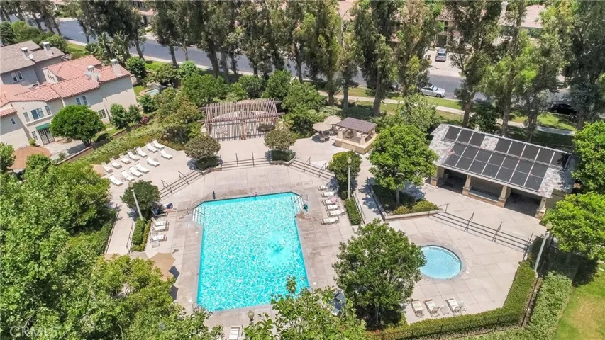 Make 65 a DONE DEAL located in exclusive Trailwood, a 24 hour GUARD GATED community!