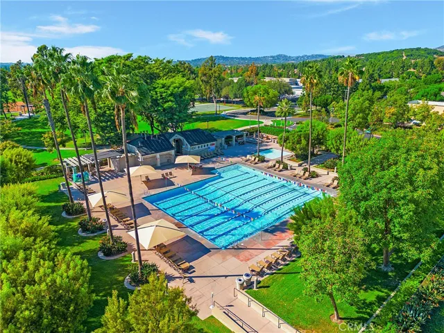 Make 65 a DONE DEAL located in exclusive Trailwood, a 24 hour GUARD GATED community!